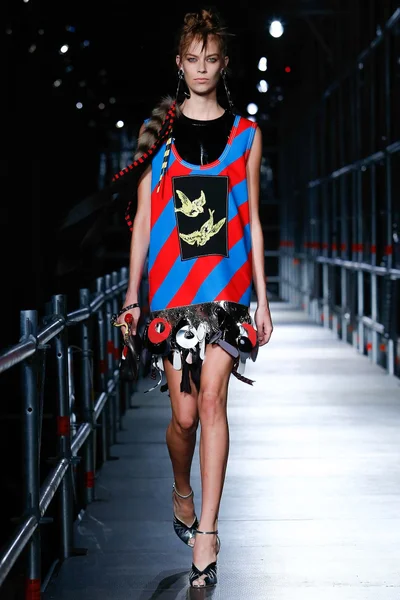 Look 28